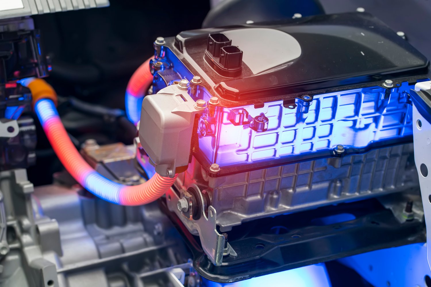 How long does the battery in an electric car last?