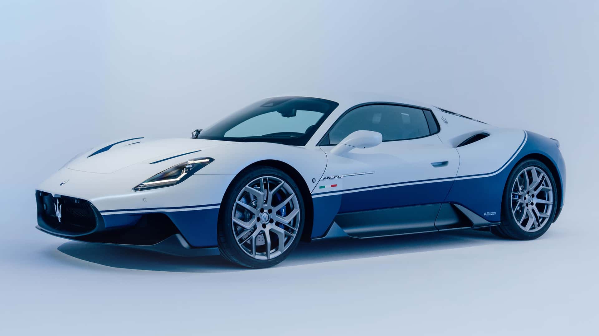 Wonderful Maserati MC20 that has the appearance of an MC12