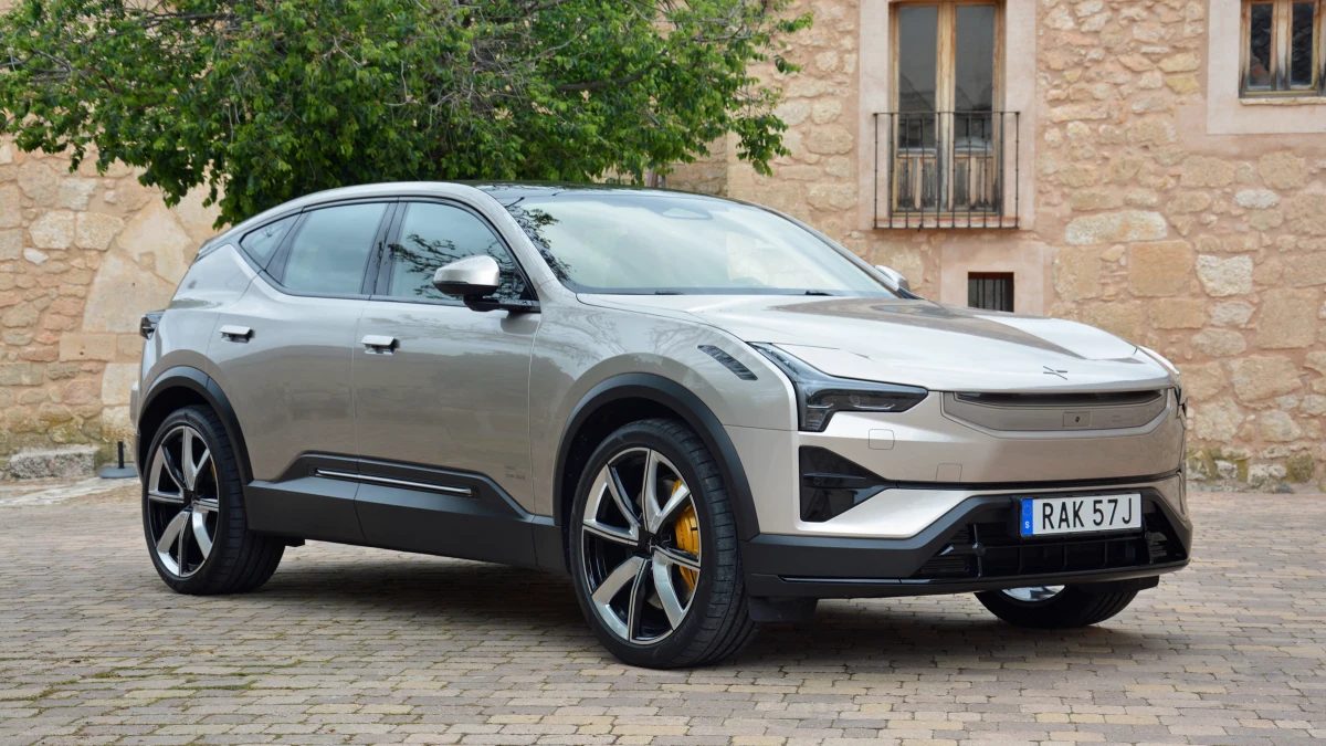 We test the 2025 Polestar 3, Fits most individuals